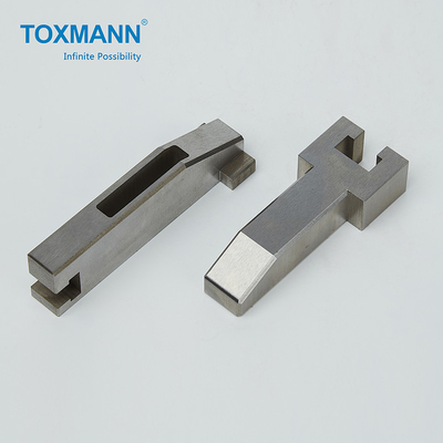 Toxmann trabajó a máquina piezas de metal