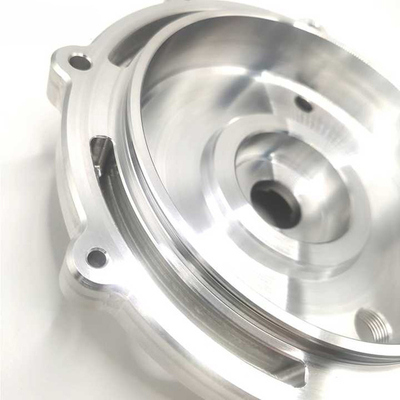 Mecanizado de piezas de trabajo y tratamiento por oxidación de la cubierta frontal de aleación de aluminio para torneado CNC de precisión